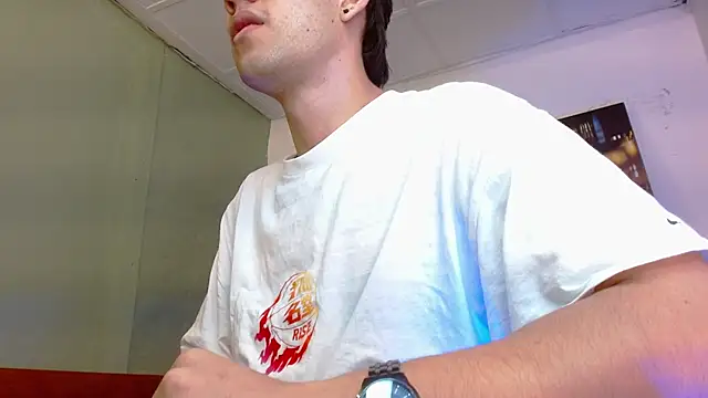 Snapshot of alexgiraldo__ chatting on 07/22/26, 01:03 alexgiraldo online show from 07/22/26, 01:03