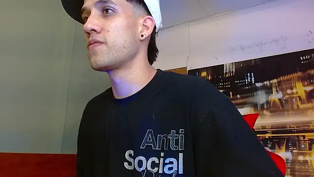 Snapshot of alexgiraldo__ chatting on 08/01/26, 02:55 alexgiraldo online show from 08/01/26, 02:55