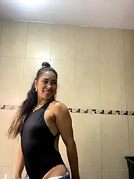 Snapshot of jessens144 chatting on 09/14/25, 04:33 jessens144 online show from 09/14/25, 04:33