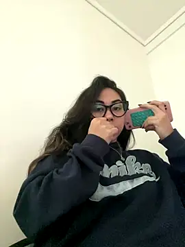 Snapshot of jessens144 chatting on 09/23/25, 03:37 jessens144 online show from 09/23/25, 03:37