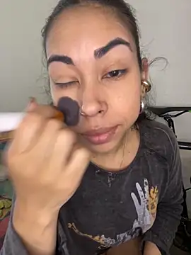 Snapshot of jessens144 chatting on 09/25/25, 03:27 jessens144 online show from 09/25/25, 03:27