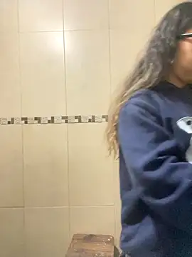 Snapshot of jessens144 chatting on 09/26/25, 03:32 jessens144 online show from 09/26/25, 03:32