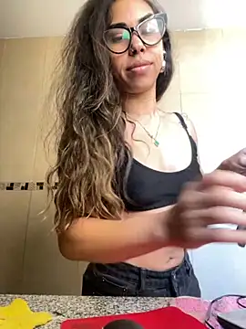 Snapshot of jessens144 chatting on 09/29/25, 03:50 jessens144 online show from 09/29/25, 03:50