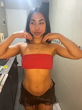 Snapshot of jessens144 chatting on 10/10/25, 02:32 jessens144 online show from 10/10/25, 02:32