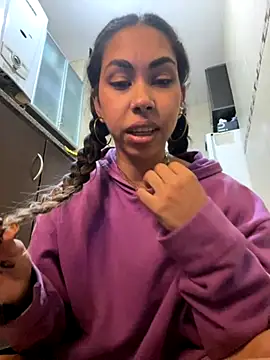 Snapshot of jessens144 chatting on 10/19/25, 04:02 jessens144 online show from 10/19/25, 04:02