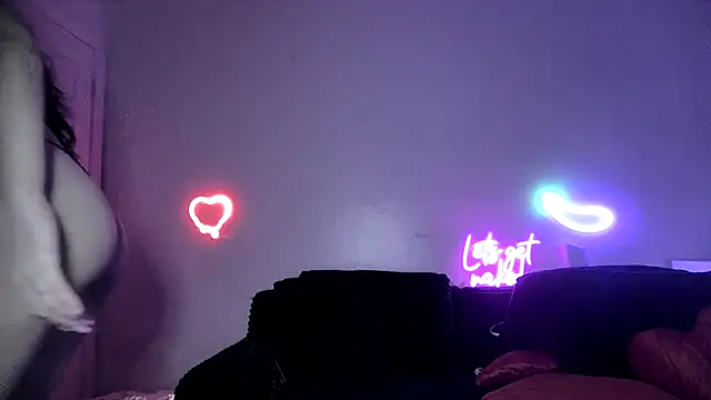 Snapshot of torithequeen chatting on 10/01/25, 12:49 torithequeen online show from 10/01/25, 12:49