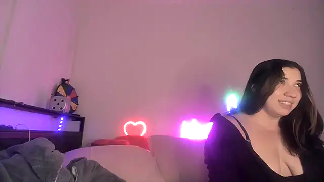 Snapshot of torithequeen chatting on 05/07/26, 02:06 torithequeen online show from 05/07/26, 02:06