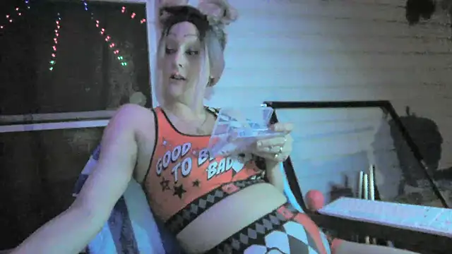 Snapshot of Splash_Queen420 chatting on 06/14/26, 03:30 Splash Queen420 online show from 06/14/26, 03:30