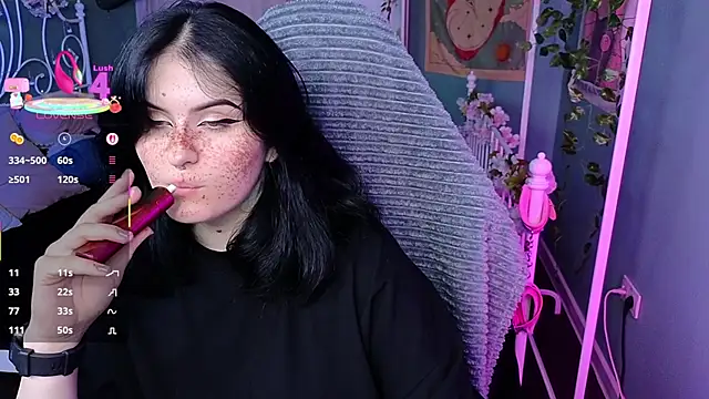 Snapshot of Dark_Shine chatting on 09/18/25, 10:39 Dark Shine online show from 09/18/25, 10:39