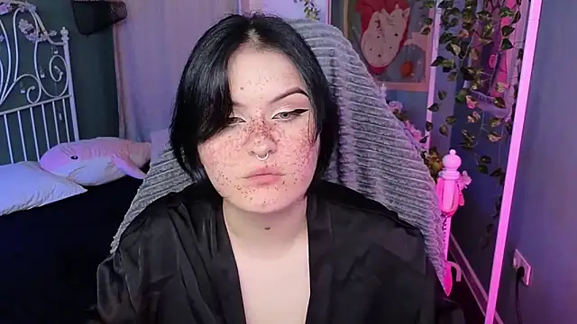 Snapshot of Dark_Shine chatting on 09/24/25, 10:07 Dark Shine online show from 09/24/25, 10:07