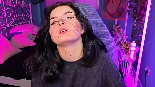 Snapshot of Dark_Shine chatting on 10/09/25, 05:49 Dark Shine online show from 10/09/25, 05:49