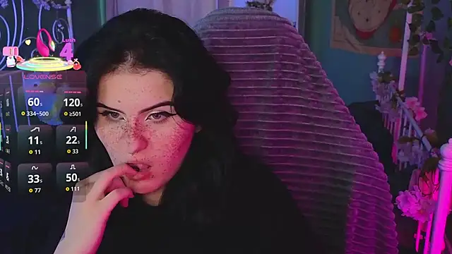 Snapshot of Dark_Shine chatting on 11/15/25, 10:23 Dark Shine online show from 11/15/25, 10:23