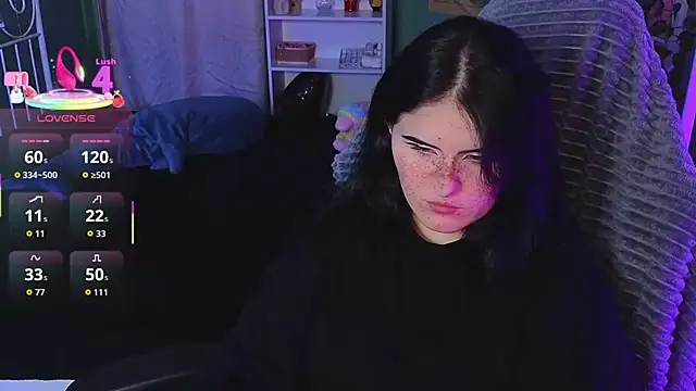 Snapshot of Dark_Shine chatting on 11/16/25, 10:21 Dark Shine online show from 11/16/25, 10:21