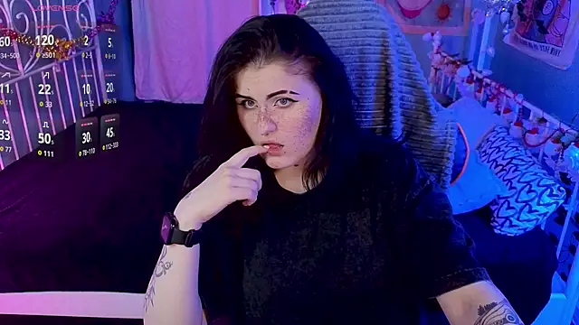 Snapshot of Dark_Shine chatting on 12/20/25, 03:30 Dark Shine online show from 12/20/25, 03:30