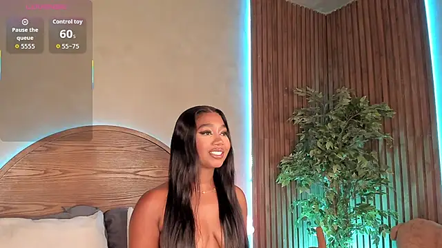 Snapshot of alisonn_moon chatting on 10/07/25, 11:35 alisonn moon online show from 10/07/25, 11:35