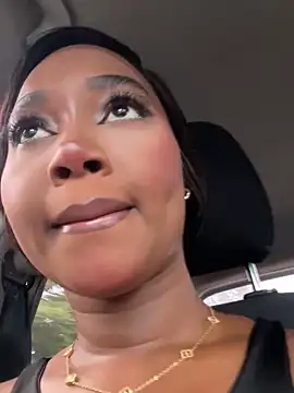 Snapshot of alisonn_moon chatting on 10/21/25, 09:48 alisonn moon online show from 10/21/25, 09:48