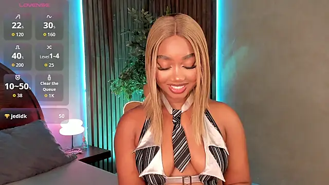 Snapshot of alisonn_moon chatting on 11/20/25, 11:26 alisonn moon online show from 11/20/25, 11:26