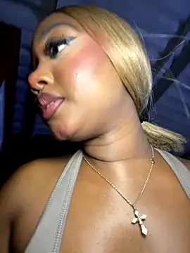 Snapshot of alisonn_moon chatting on 11/27/25, 03:30 alisonn moon online show from 11/27/25, 03:30