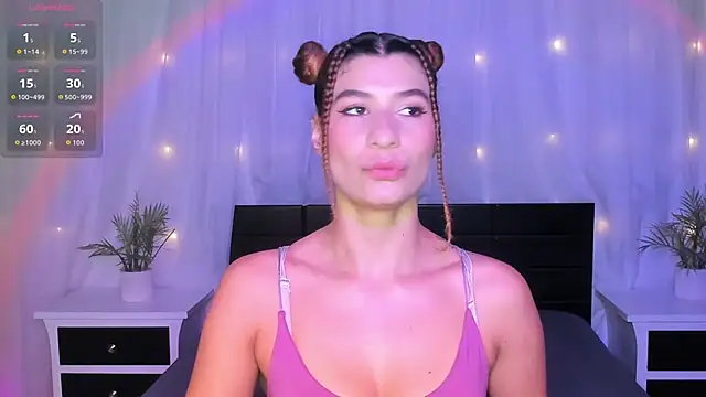 Snapshot of Evolet_Bee chatting on 11/12/25, 01:22 Evolet Bee online show from 11/12/25, 01:22