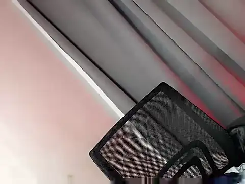 Snapshot of your_hottest_kim chatting on 10/26/25, 03:23 your hottest kim online show from 10/26/25, 03:23