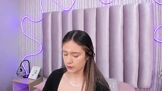 SamanthaPeachss online show from 11/26/25, 12:06