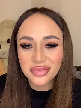 Snapshot of hannacandii chatting on 11/11/25, 05:46 hannacandii online show from 11/11/25, 05:46