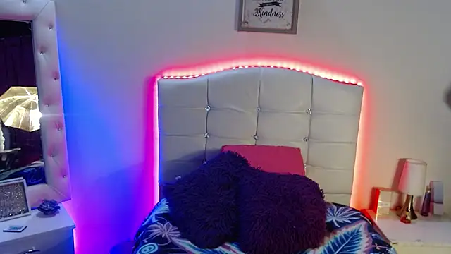 elapetitie online show from 10/17/25, 03:10