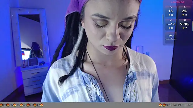 elapetitie online show from 11/11/25, 05:40