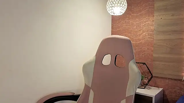 Snapshot of AgnesIvanova chatting on 11/16/25, 06:57 AgnesIvanova online show from 11/16/25, 06:57