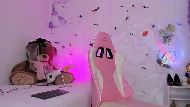 Nataly evans18 online show from 10/22/25, 06:57