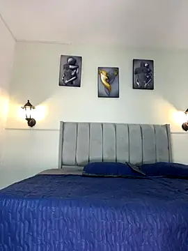 Samara Hadi  online show from 10/31/25, 08:54