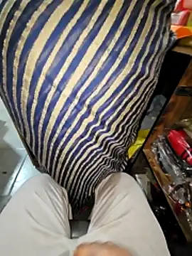 Snapshot of indianhotwife639 chatting on 01/17/26, 05:12 indianhotwife639 online show from 01/17/26, 05:12