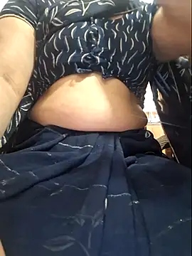 Snapshot of indianhotwife639 chatting on 02/16/26, 10:22 indianhotwife639 online show from 02/16/26, 10:22