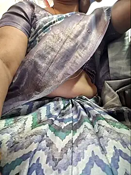 indianhotwife639 online show from 04/12/26, 06:40