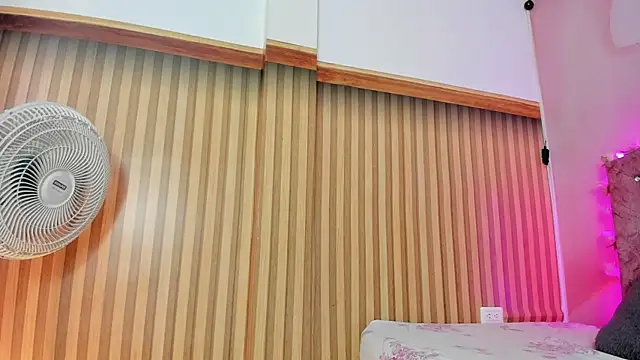 Mila grace  online show from 04/13/26, 06:35