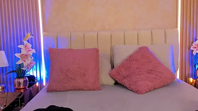 MaddyGray  online show from 04/18/26, 06:12