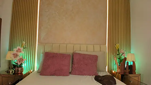 MaddyGray  online show from 04/22/26, 07:15