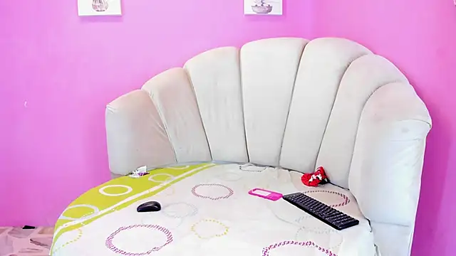 LadyandMaverick online show from 10/02/25, 05:14