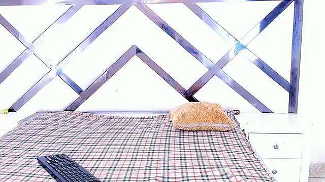 LadyandMaverick online show from 12/15/25, 03:22