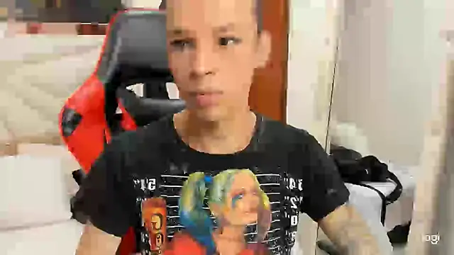 Snapshot of sara_slut21 chatting on 12/07/24, 03:19 sara slut21 online show from 12/07/24, 03:19