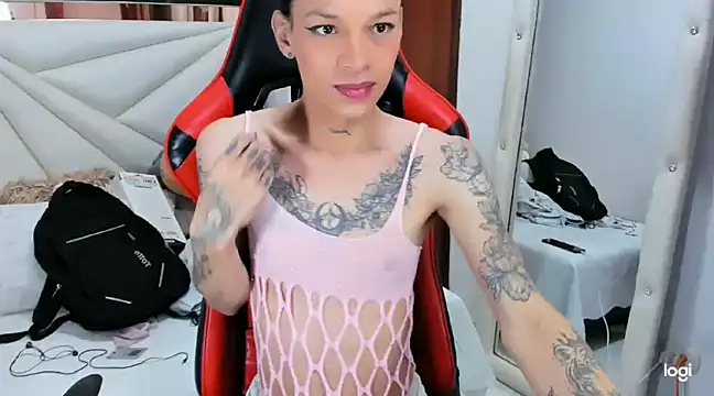 Snapshot of sara_slut21 chatting on 12/07/24, 06:26 sara slut21 online show from 12/07/24, 06:26