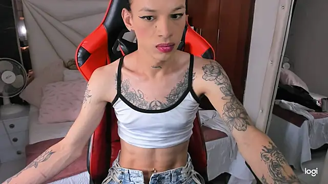 Snapshot of sara_slut21 chatting on 12/14/24, 05:25 sara slut21 online show from 12/14/24, 05:25