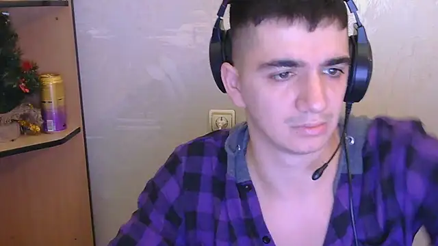 Victoria ooo online show from 10/31/25, 05:14