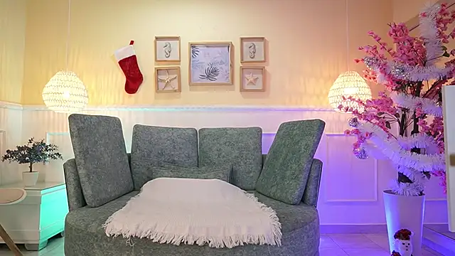 LoonaNyx online show from 12/03/25, 11:30