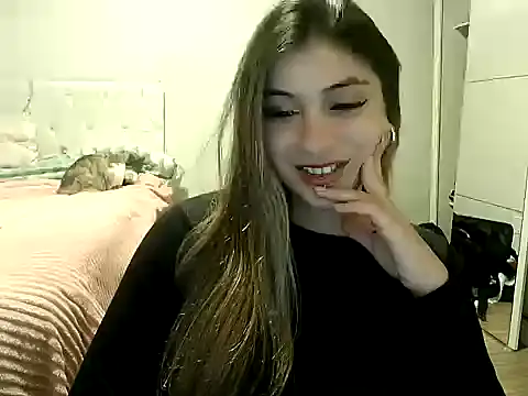 Snapshot of Becca_B chatting on 05/14/26, 09:43 Becca B online show from 05/14/26, 09:43