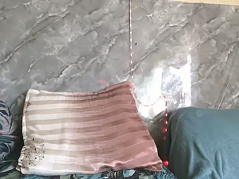 Snapshot of ZARIA-VIXEN chatting on 01/14/26, 06:08 ZARIA-VIXEN online show from 01/14/26, 06:08