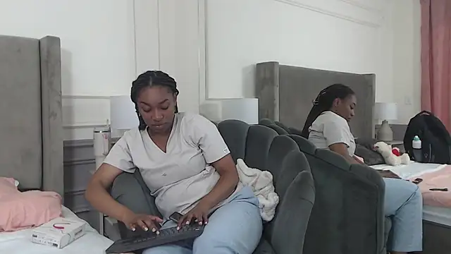 NatashaSilver online show from 10/09/25, 01:31