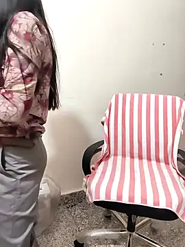 Snapshot of Shalu_G chatting on 12/02/25, 07:14 Shalu G online show from 12/02/25, 07:14