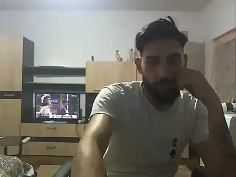 Snapshot of Alexgrc13 chatting on 09/29/25, 05:29 Alexgrc13 online show from 09/29/25, 05:29