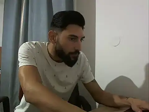 Snapshot of Alexgrc13 chatting on 10/04/25, 06:11 Alexgrc13 online show from 10/04/25, 06:11